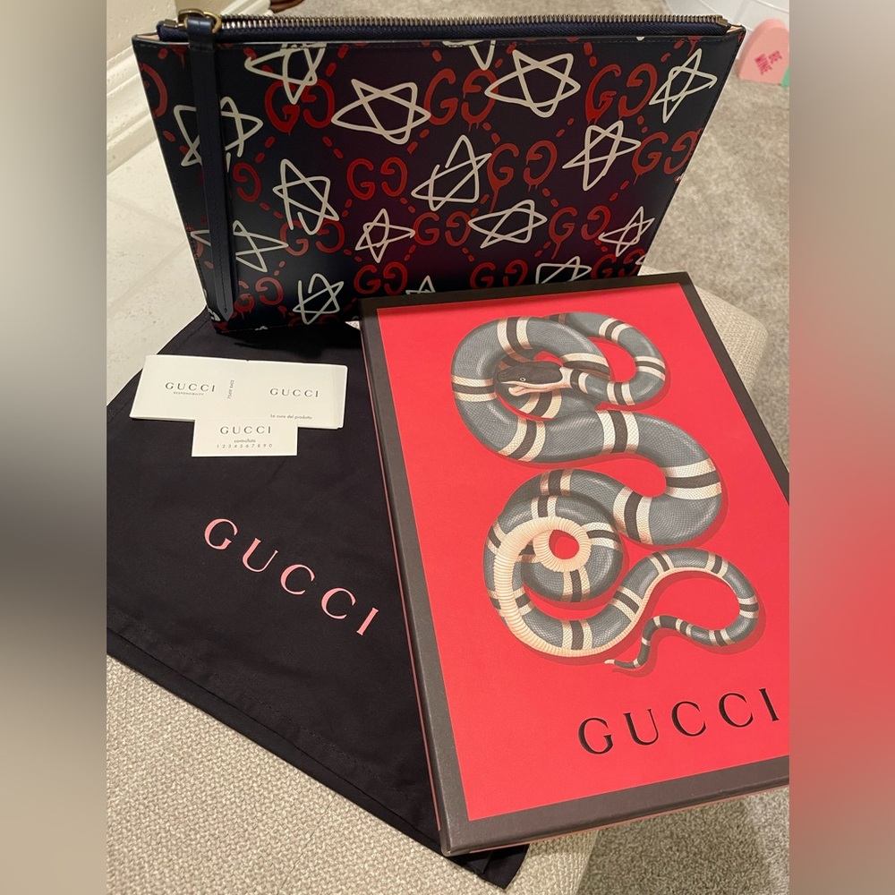 Gucci Ghost Graffiti Print Pouch in Navy Blue 🤩